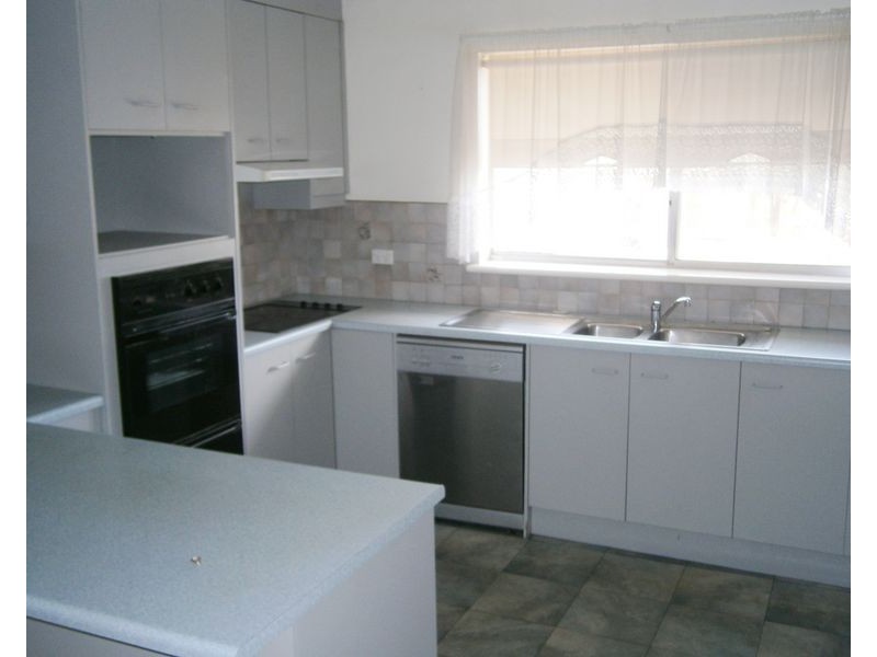 81 Flockhart Avenue, Valley View SA 5093