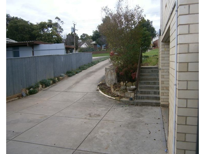 81 Flockhart Avenue, Valley View SA 5093