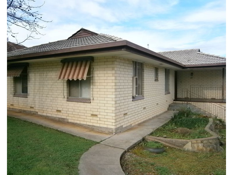 81 Flockhart Avenue, Valley View SA 5093