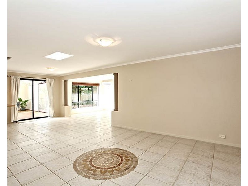 4 Stonewall Place, Greenwith SA 5125