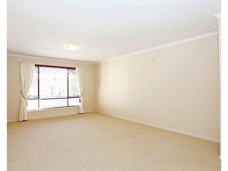 4 Stonewall Place, Greenwith SA 5125