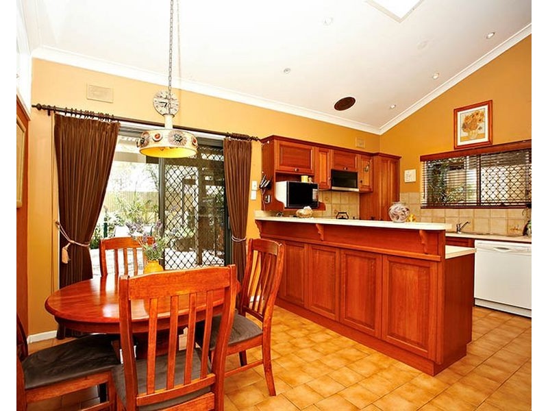 4 Nunyah Drive, Banksia Park SA 5091