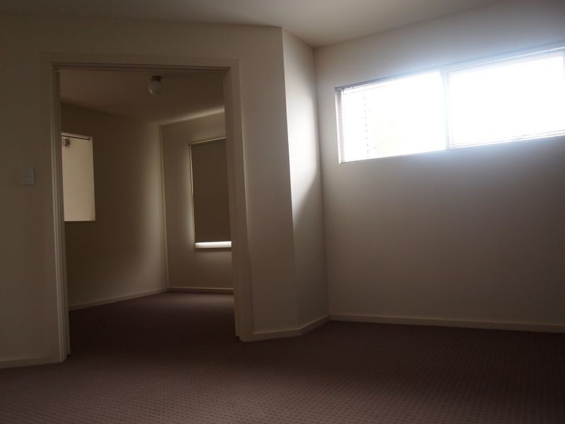 5 Merino Lane, Mawson Lakes SA 5095