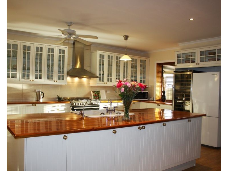 1 Forrest Avenue, Valley View SA 5093