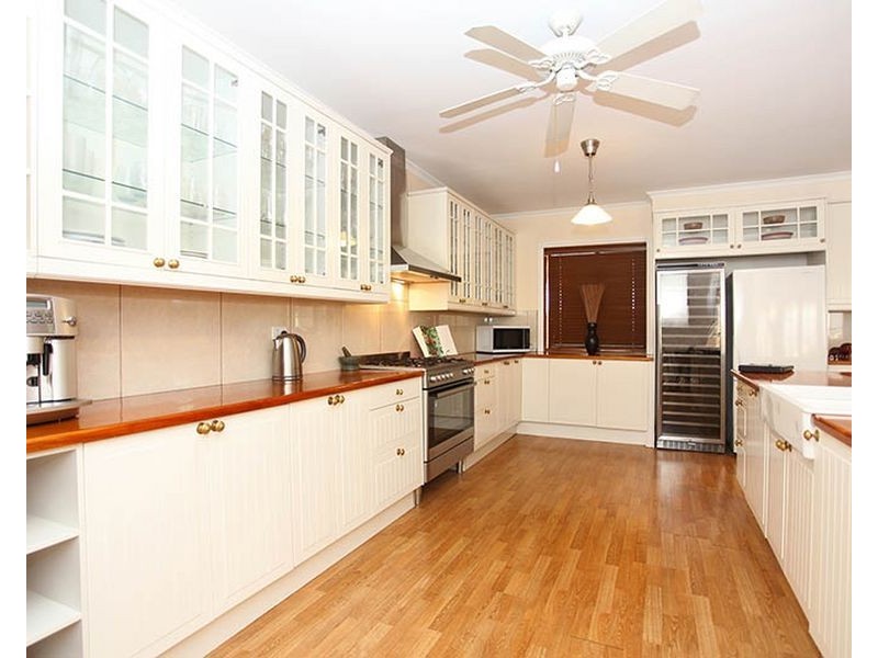 1 Forrest Avenue, Valley View SA 5093