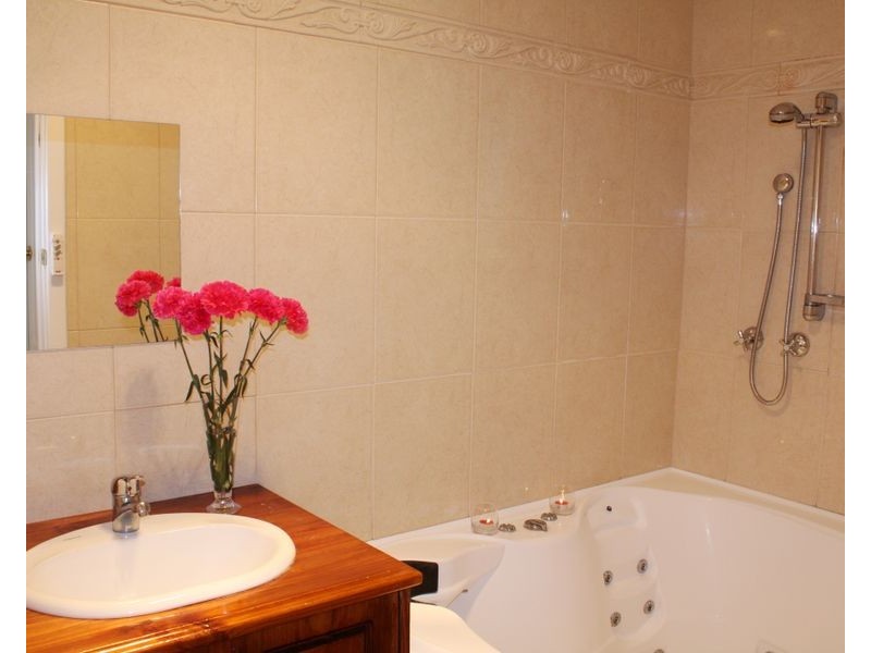 1 Forrest Avenue, Valley View SA 5093