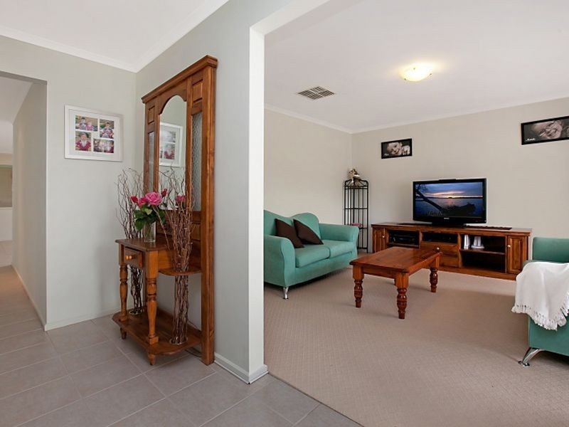 1 Stockman Place, Walkley Heights SA 5098