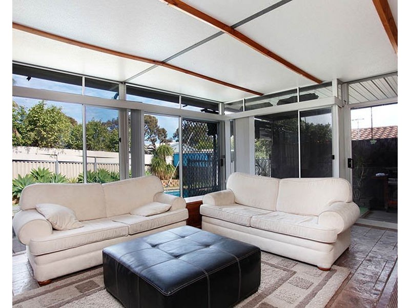 17 Leonard Street, Gulfview Heights SA 5096