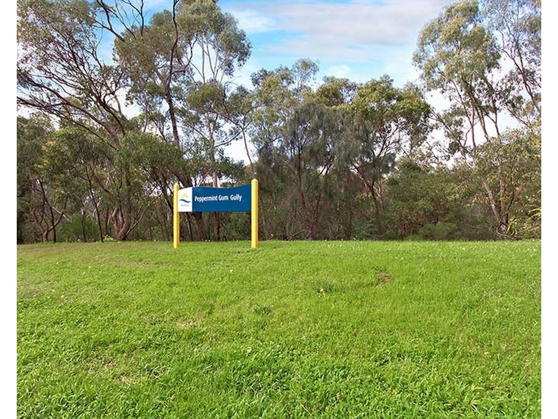 17 Leonard Street, Gulfview Heights SA 5096