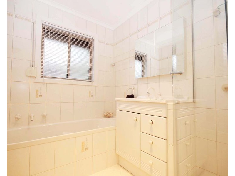 23 Hinkler Crescent, Modbury Heights SA 5092