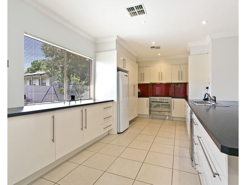 9 Lester Street, Hope Valley SA 5090