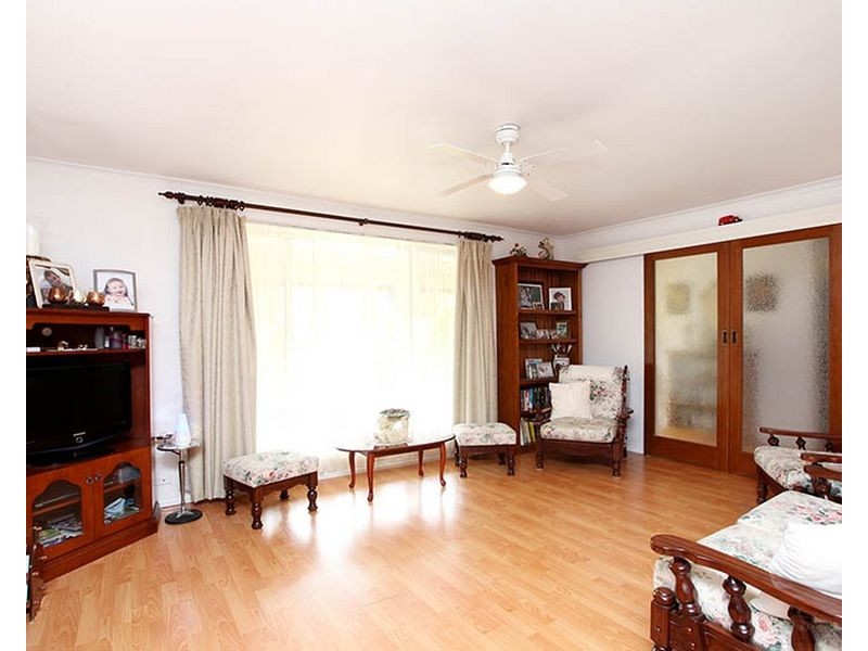 7 Elinga Road, Fairview Park SA 5126