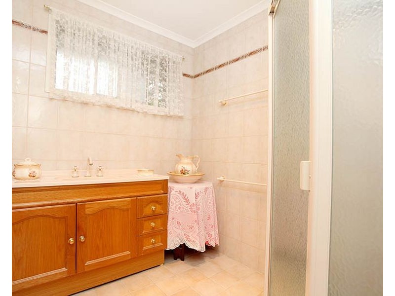 7 Elinga Road, Fairview Park SA 5126