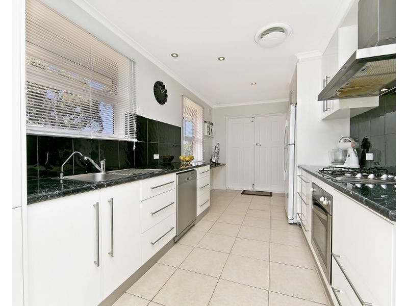 1 Flinders Avenue, Fairview Park SA 5126