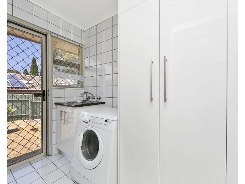 1 Flinders Avenue, Fairview Park SA 5126