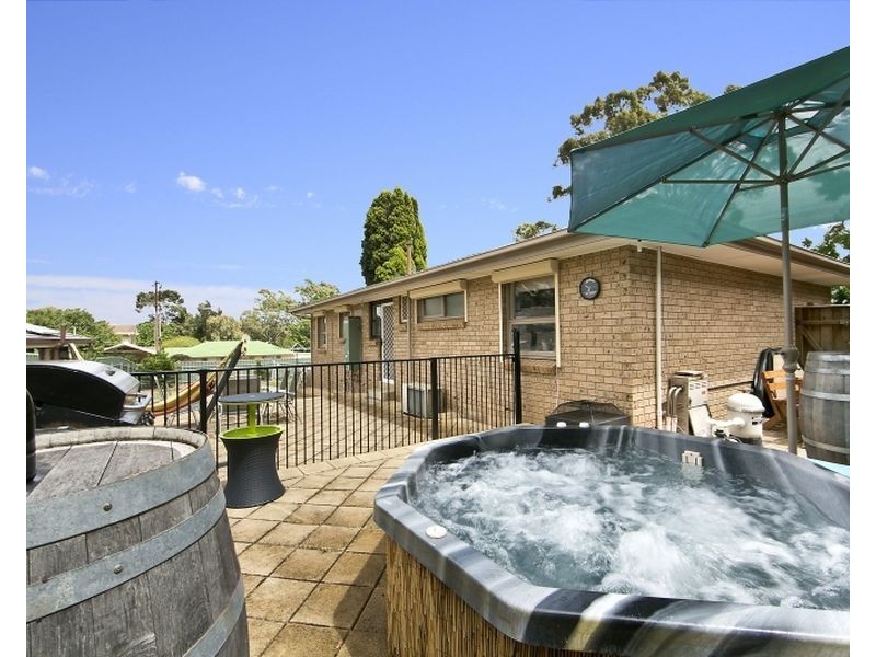 1 Flinders Avenue, Fairview Park SA 5126