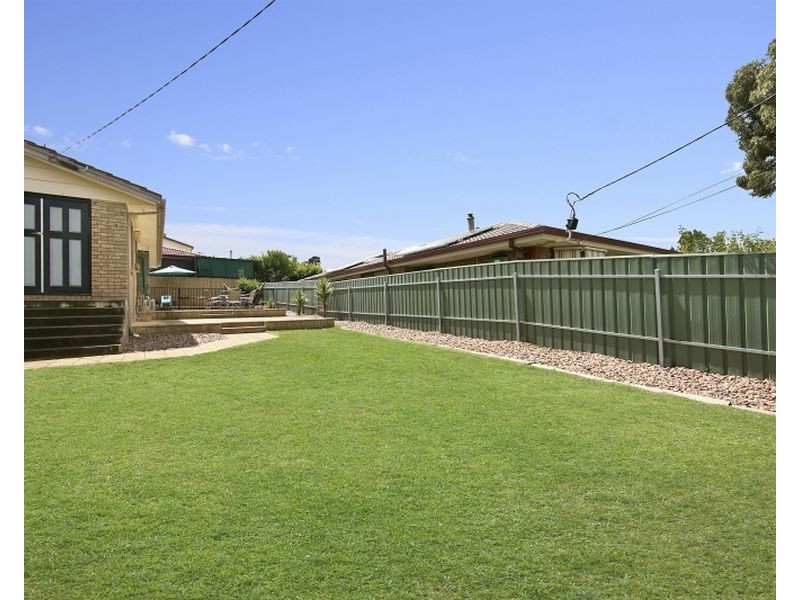 1 Flinders Avenue, Fairview Park SA 5126