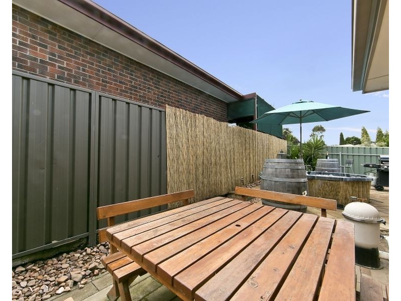 1 Flinders Avenue, Fairview Park SA 5126