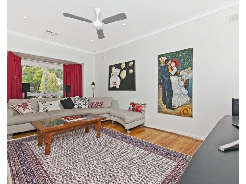 26 Morris Drive, Valley View SA 5093