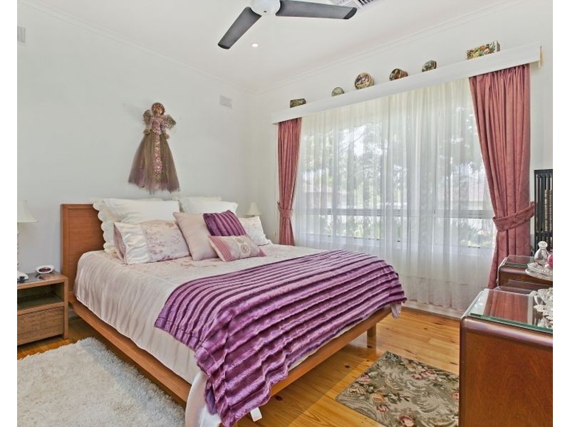 26 Morris Drive, Valley View SA 5093