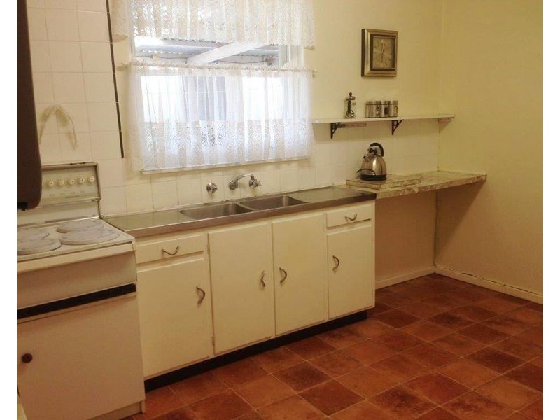 50 Rutherglen Avenue, Valley View SA 5093