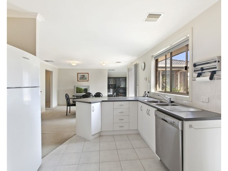 4 Meadow Lane, Para Hills West SA 5096