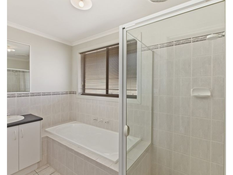 4 Meadow Lane, Para Hills West SA 5096