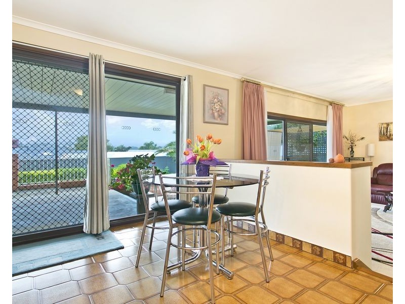 17 Doulton Crescent, Modbury Heights SA 5092