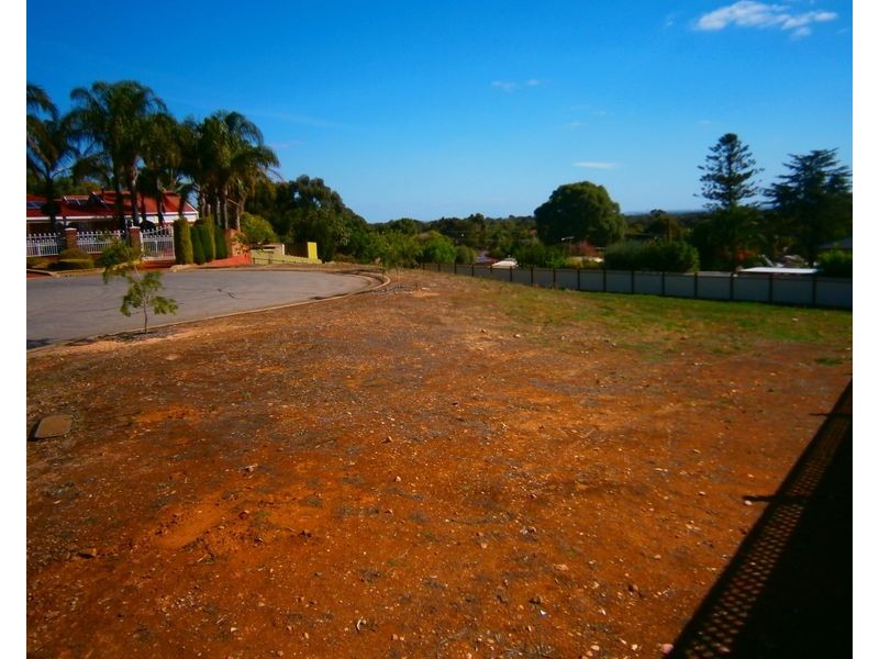 8 Marilyn Court, Salisbury Heights SA 5109