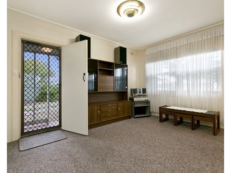 106 Oxford Street, Oakden SA 5086