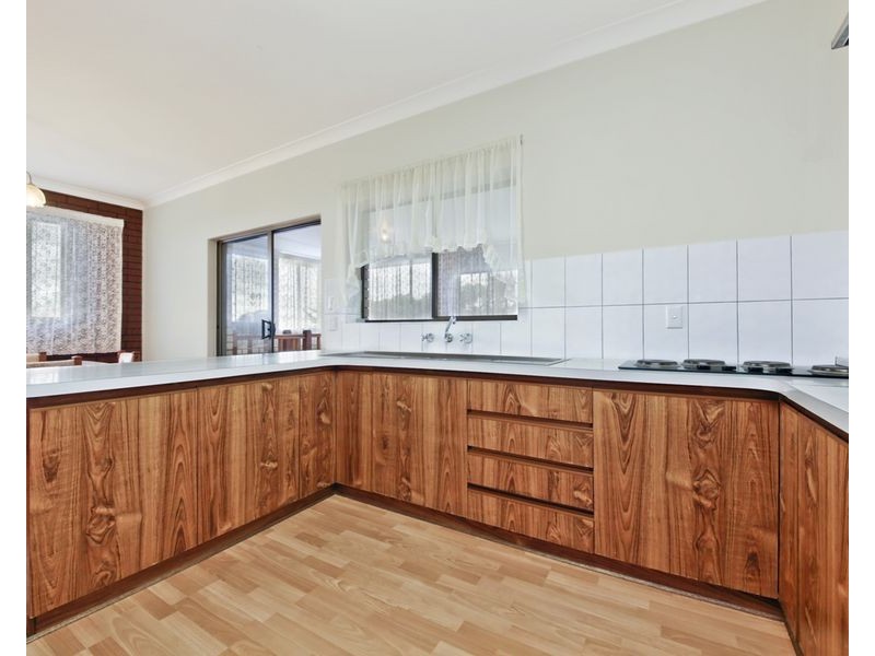 16 Dutton Drive, Para Hills SA 5096