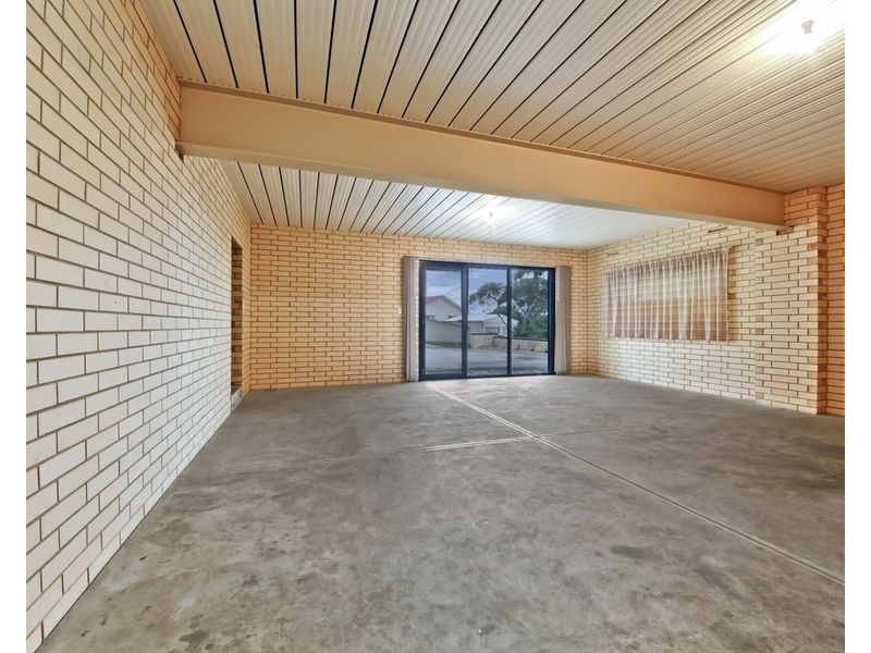 16 Dutton Drive, Para Hills SA 5096
