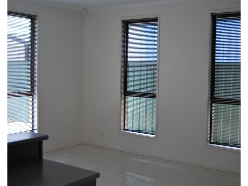 8 Lorentz Court, Mawson Lakes SA 5095