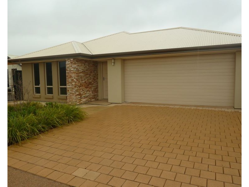 16 Jindabyne Street, Andrews Farm SA 5114