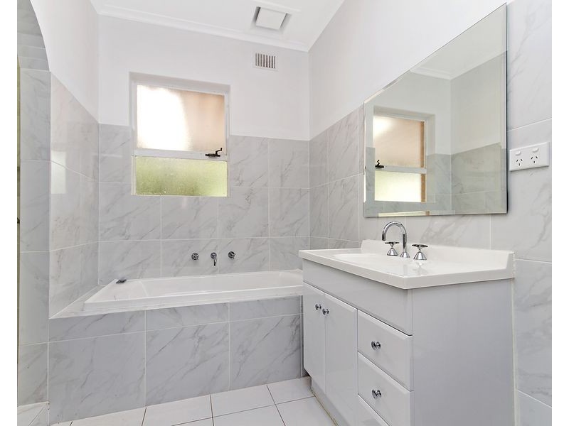 31 McGowan Court, Para Hills SA 5096