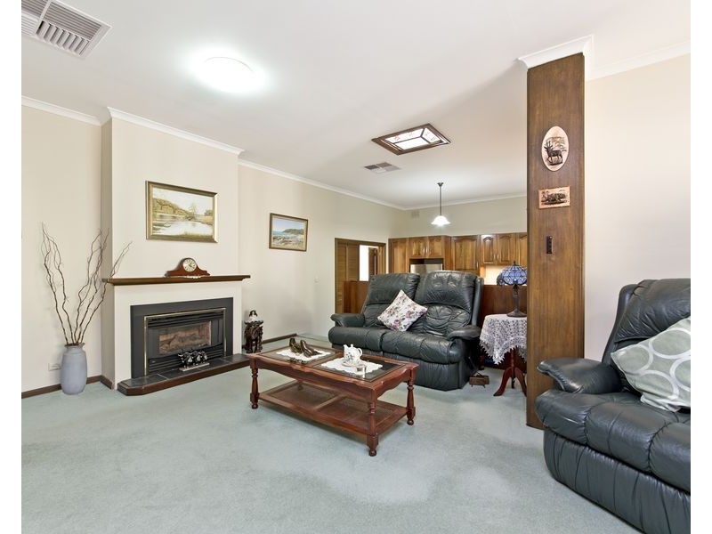 33 Warramunda Crescent, Banksia Park SA 5091