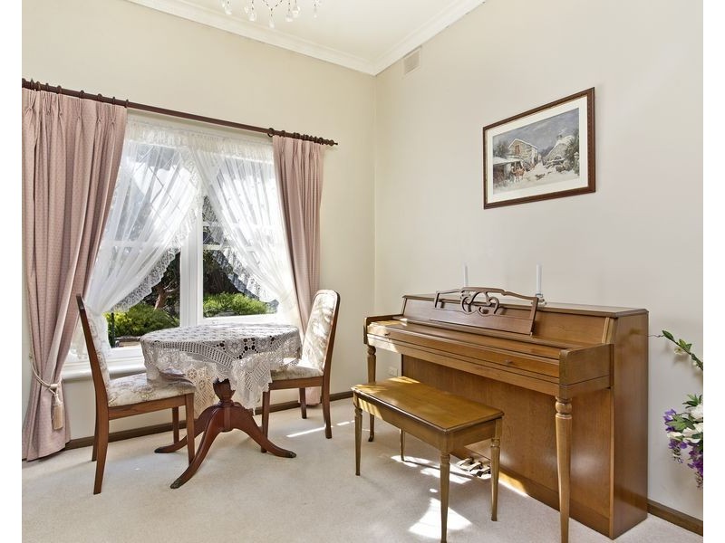 33 Warramunda Crescent, Banksia Park SA 5091