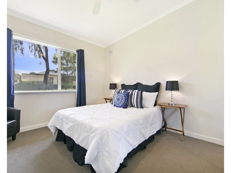 17 Heather Drive, Para Vista SA 5093