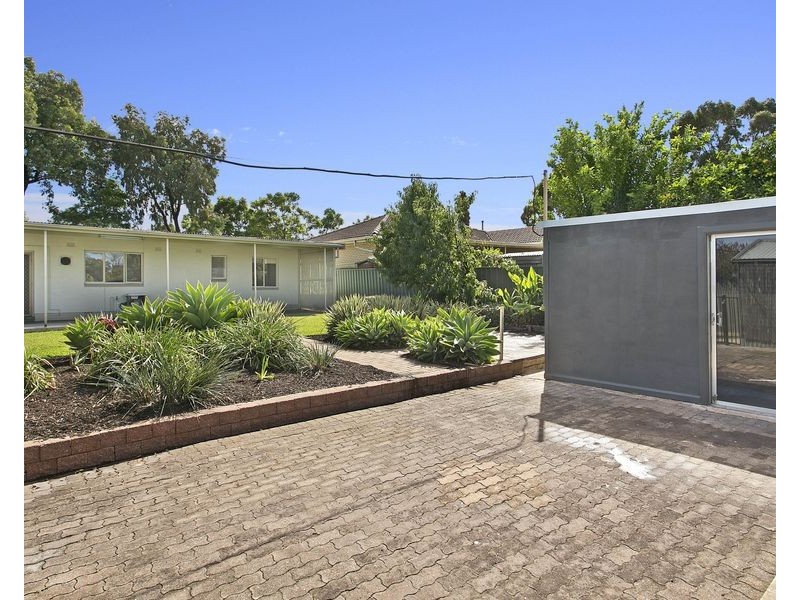 17 Heather Drive, Para Vista SA 5093