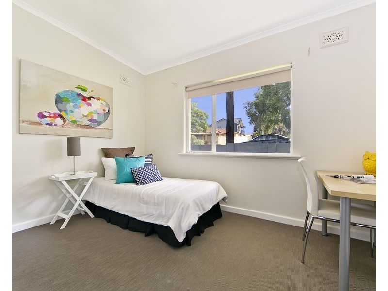 17 Heather Drive, Para Vista SA 5093