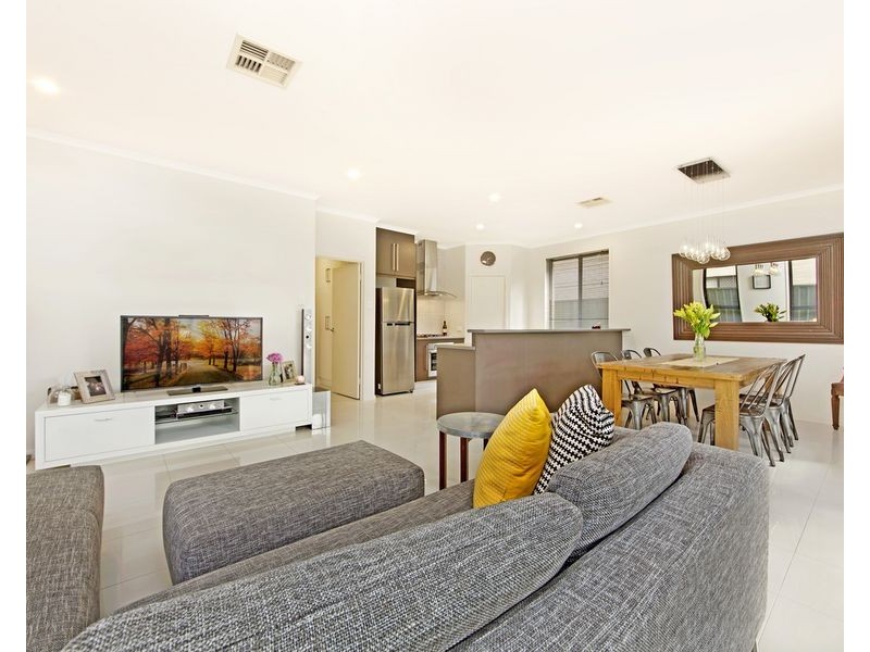 8 Lorentz Court, Mawson Lakes SA 5095