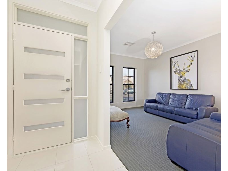 8 Lorentz Court, Mawson Lakes SA 5095