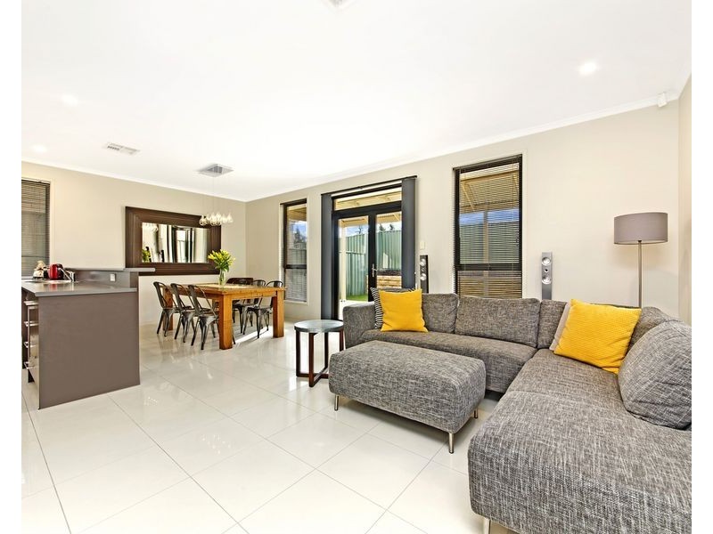 8 Lorentz Court, Mawson Lakes SA 5095