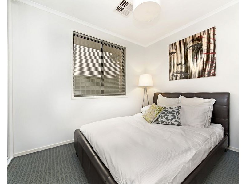 8 Lorentz Court, Mawson Lakes SA 5095
