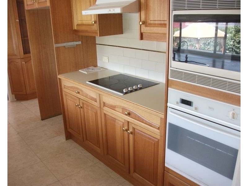 89 Flockhart Ave, Valley View SA 5093