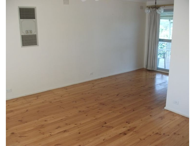 89 Flockhart Ave, Valley View SA 5093