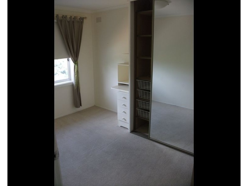 89 Flockhart Ave, Valley View SA 5093