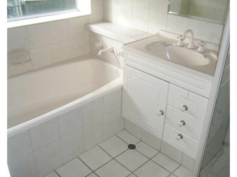 89 Flockhart Ave, Valley View SA 5093