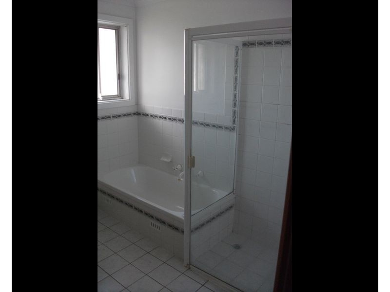 18 Vivian Ct, Para Hills West SA 5096