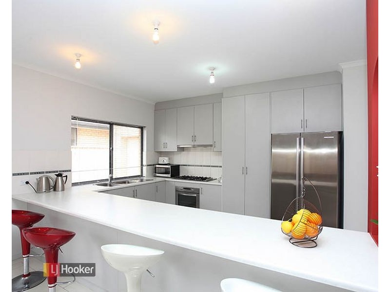 28 Mapleton Circuit, Mawson Lakes SA 5095